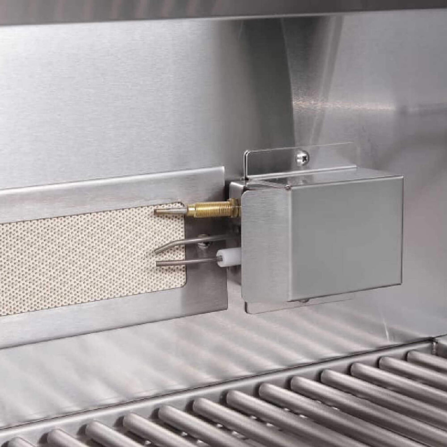 Edgestar 60K BTU Natural Gas Outdoor Built-In Grill W/ Rotisserie And LED Lighting, 30" (SAK52871)