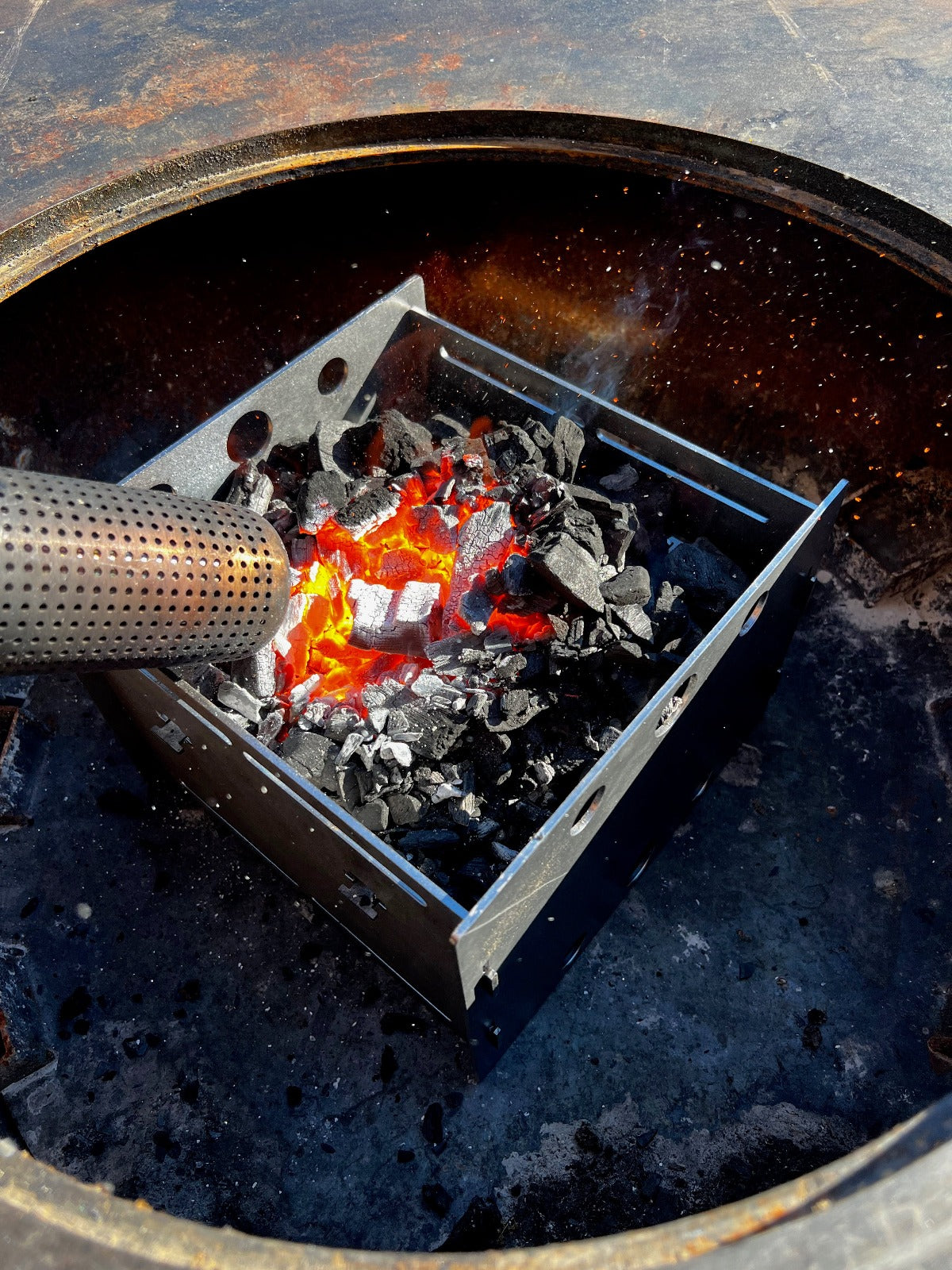 Arteflame Fuel Saver — Charcoal/Wood Heat-Focus Insert (Fits 30″ & 40″ Grills, Steel)