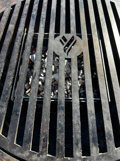 Arteflame Fuel Saver — Charcoal/Wood Heat-Focus Insert (Fits 30″ & 40″ Grills, Steel)