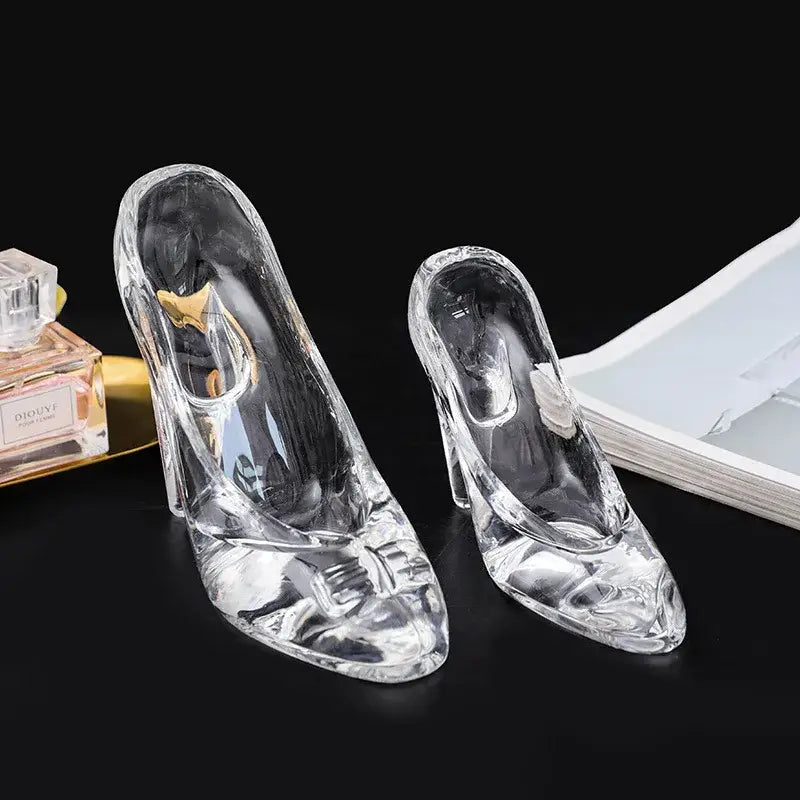 Elegant clear glass high-heeled shoes figurine bedroom decoration
