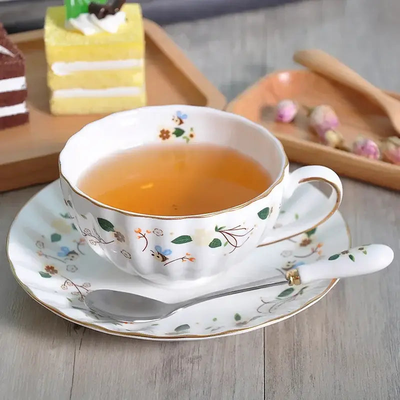Elegant gold flower porcelain cup and saucer set dining room decor