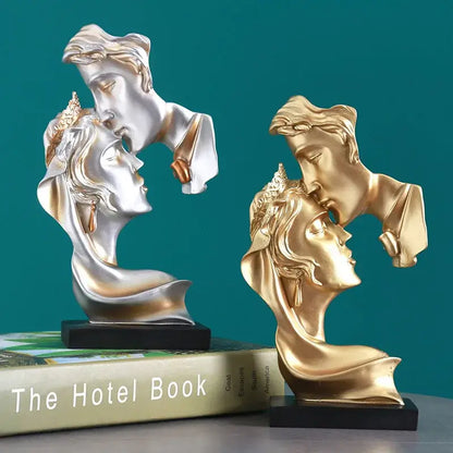 Elegant silver & gold 26cm resin kissing couple – living room decor