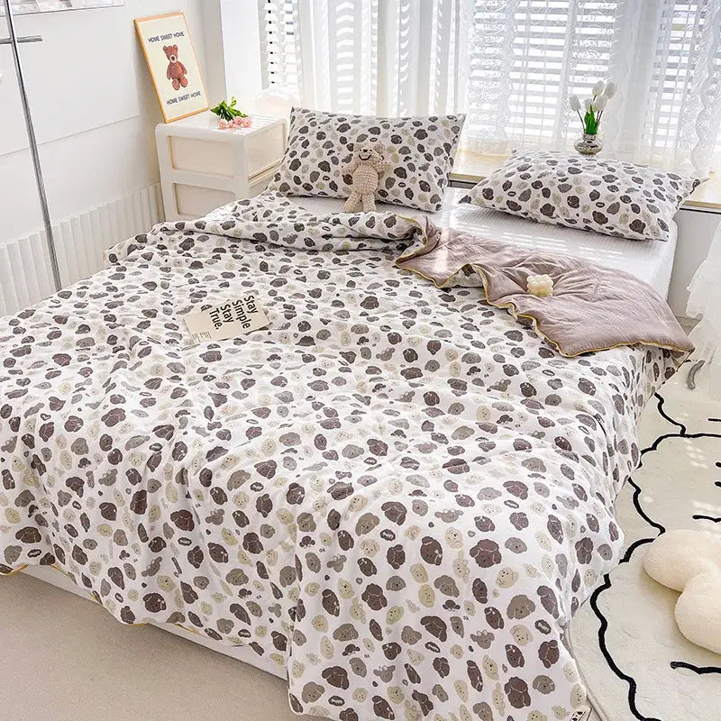 Embroidered double gauze rabbit print quilt bedroom comforter