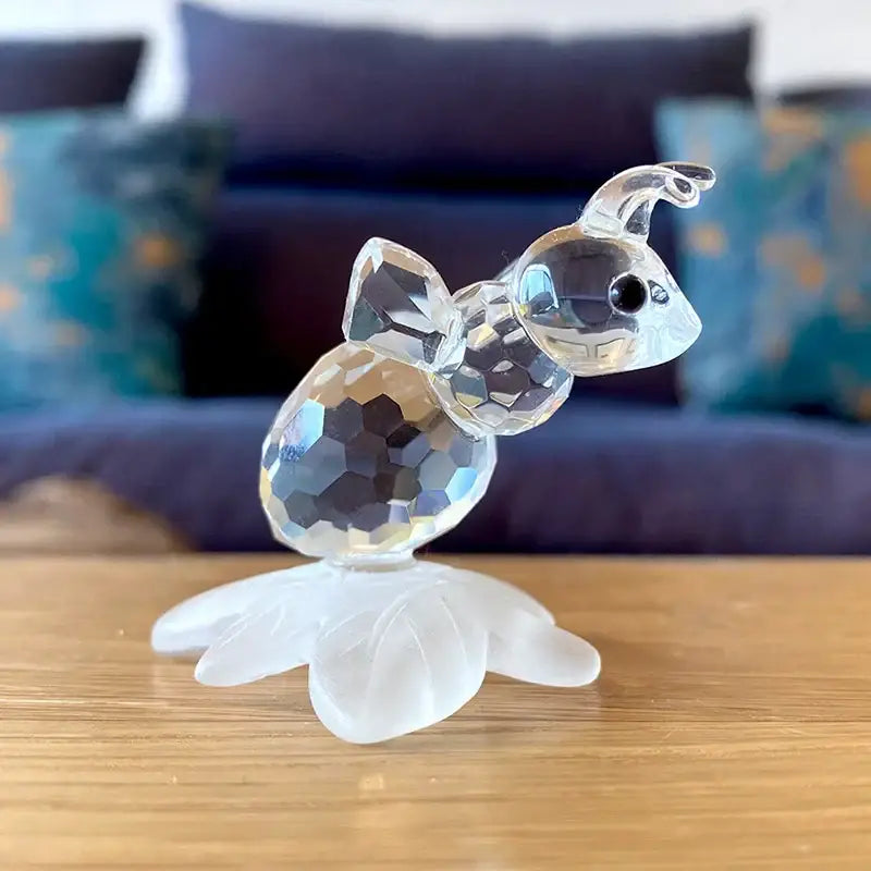Faceted clear glass bee and leaf glass figurine living room decor
