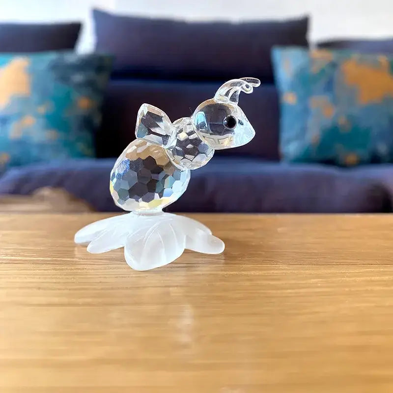 Faceted clear glass bee and leaf glass figurine living room decor