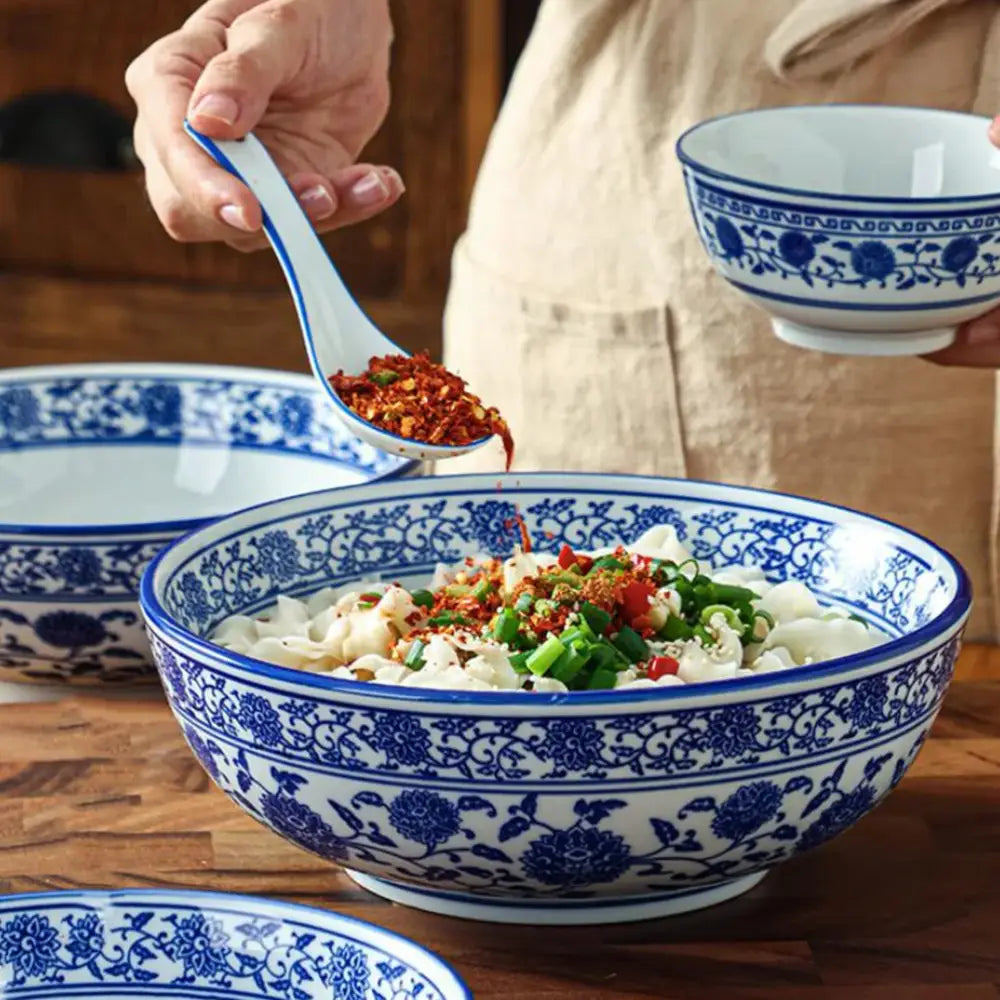 Floral blue & white ceramic soup bowl dining room noodle dish