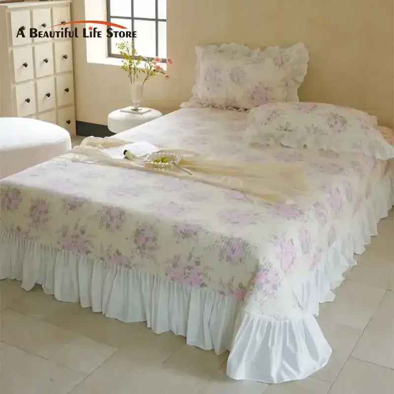 Floral pink and white quilted bedspread set bedroom ruffle decor