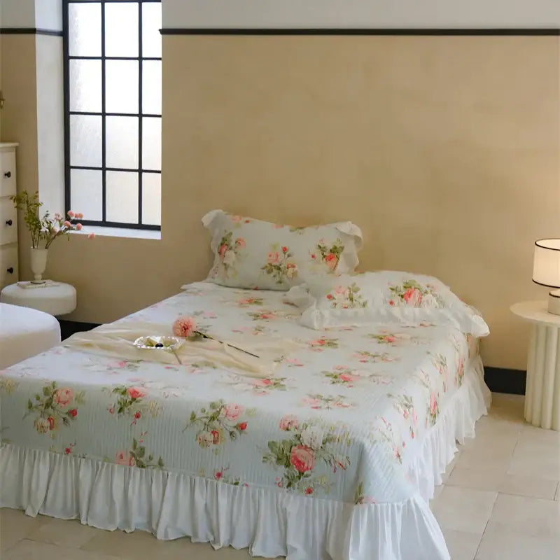 Floral pink and white quilted bedspread set bedroom ruffle decor