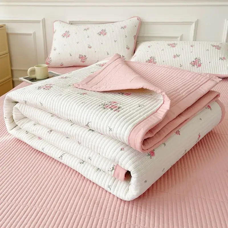 Floral pink & white cartoon small fresh bed sheets bedroom quilt