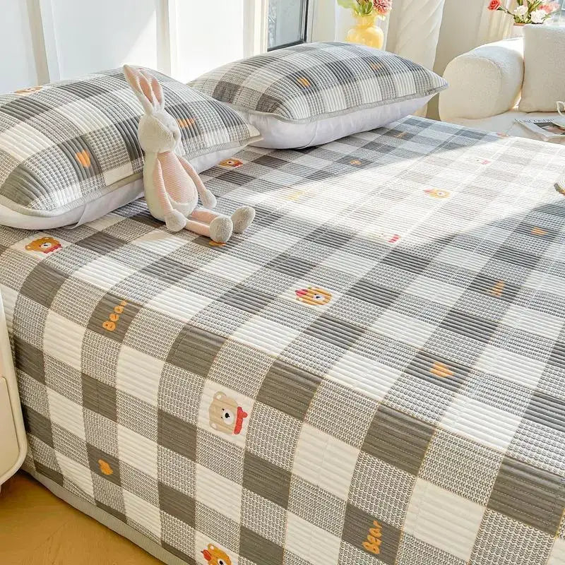 Floral pink & white cartoon small fresh bed sheets bedroom quilt