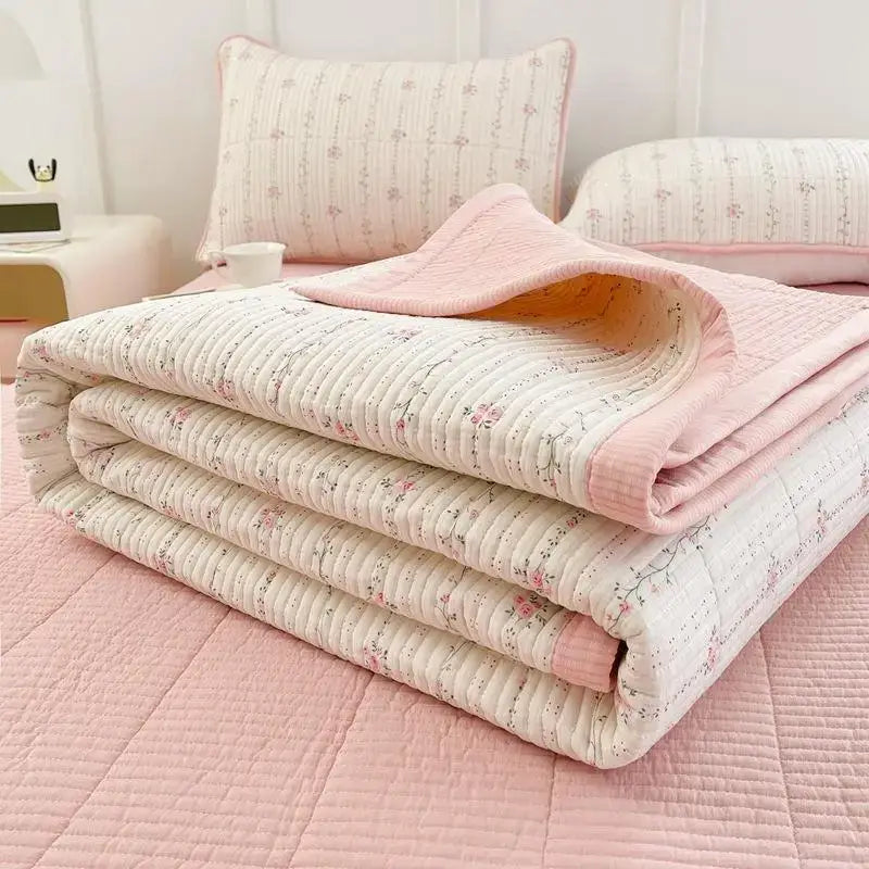 Floral pink & white cartoon small fresh bed sheets bedroom quilt
