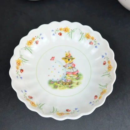 Floral scalloped white porcelain tulip dinnerware set dining room