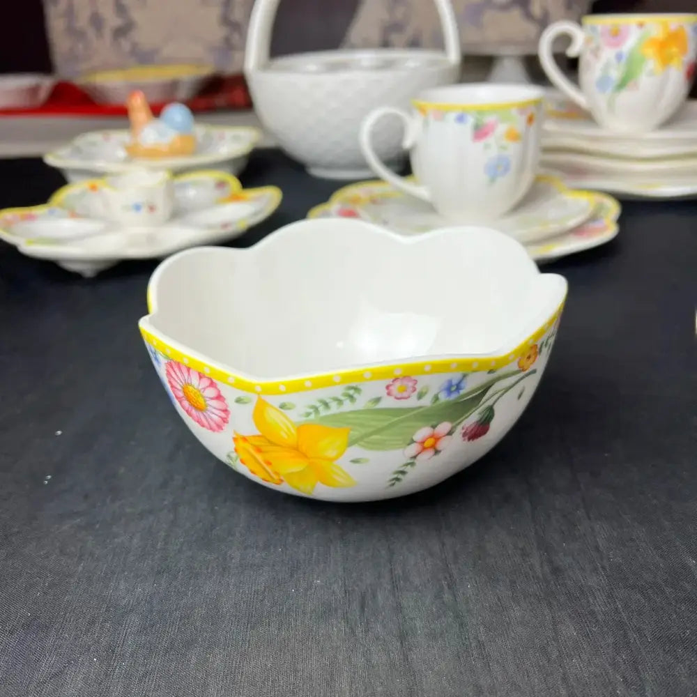 Floral scalloped white porcelain tulip dinnerware set dining room