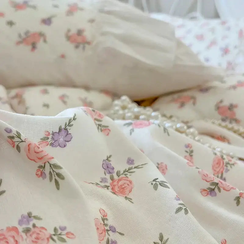 Floral white cotton bedding set with pleat lace ruffles bedroom ensembles