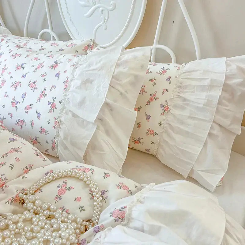 Floral white cotton bedding set with pleat lace ruffles bedroom ensembles