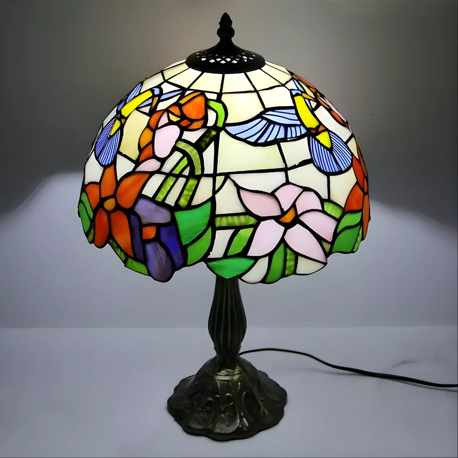 Elegant Flower Tiffany-Style Lamp Glass Tabletop