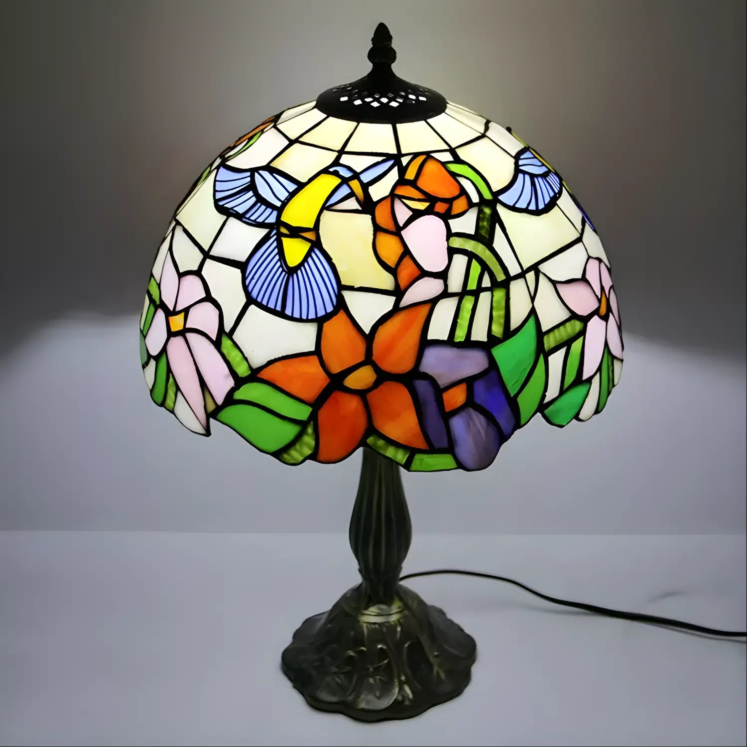 Elegant Flower Tiffany-Style Lamp Glass Tabletop