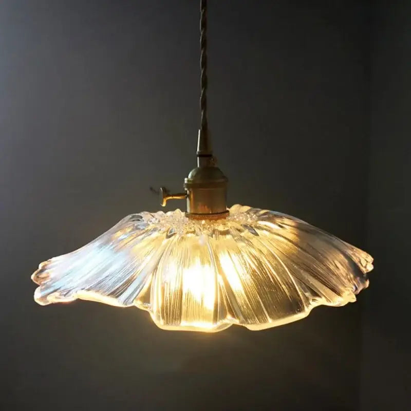 Fluted clear glass pendant light with brass finish – kitchen dining