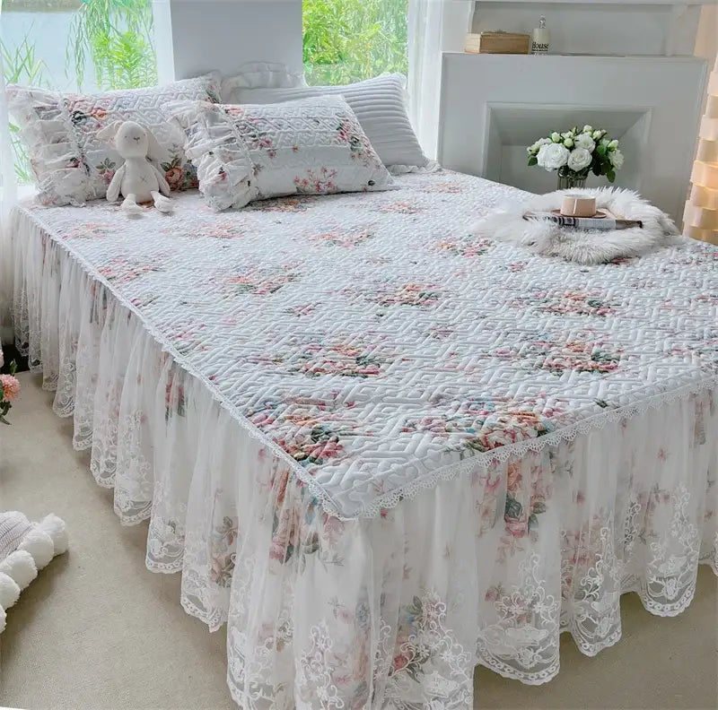 French floral print bedding set white lace quilted bedroom duvet cover