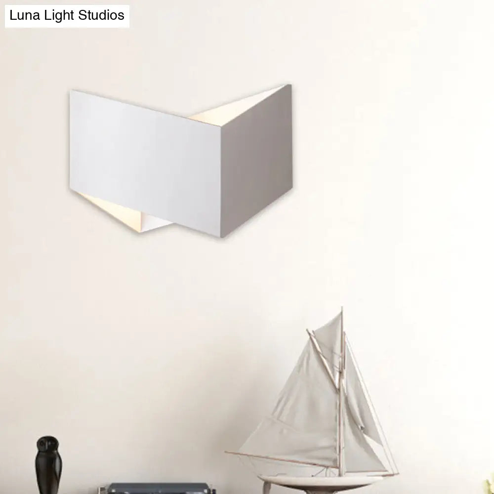 DecorBites™ Geometric LED Wall Sconce in White/Black for Modern Stairways