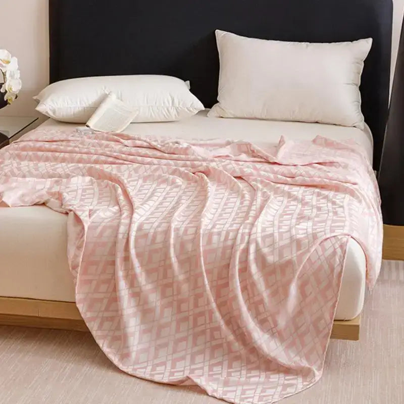 Geometric pink bamboo fiber summer blanket bedroom lightweight bedding