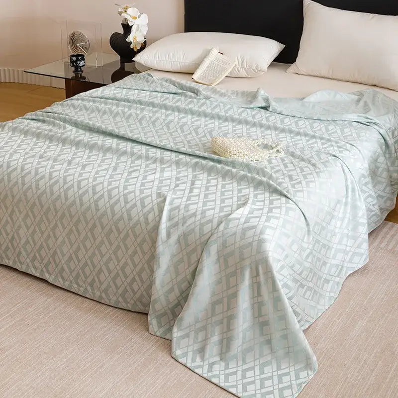 Geometric pink bamboo fiber summer blanket bedroom lightweight bedding