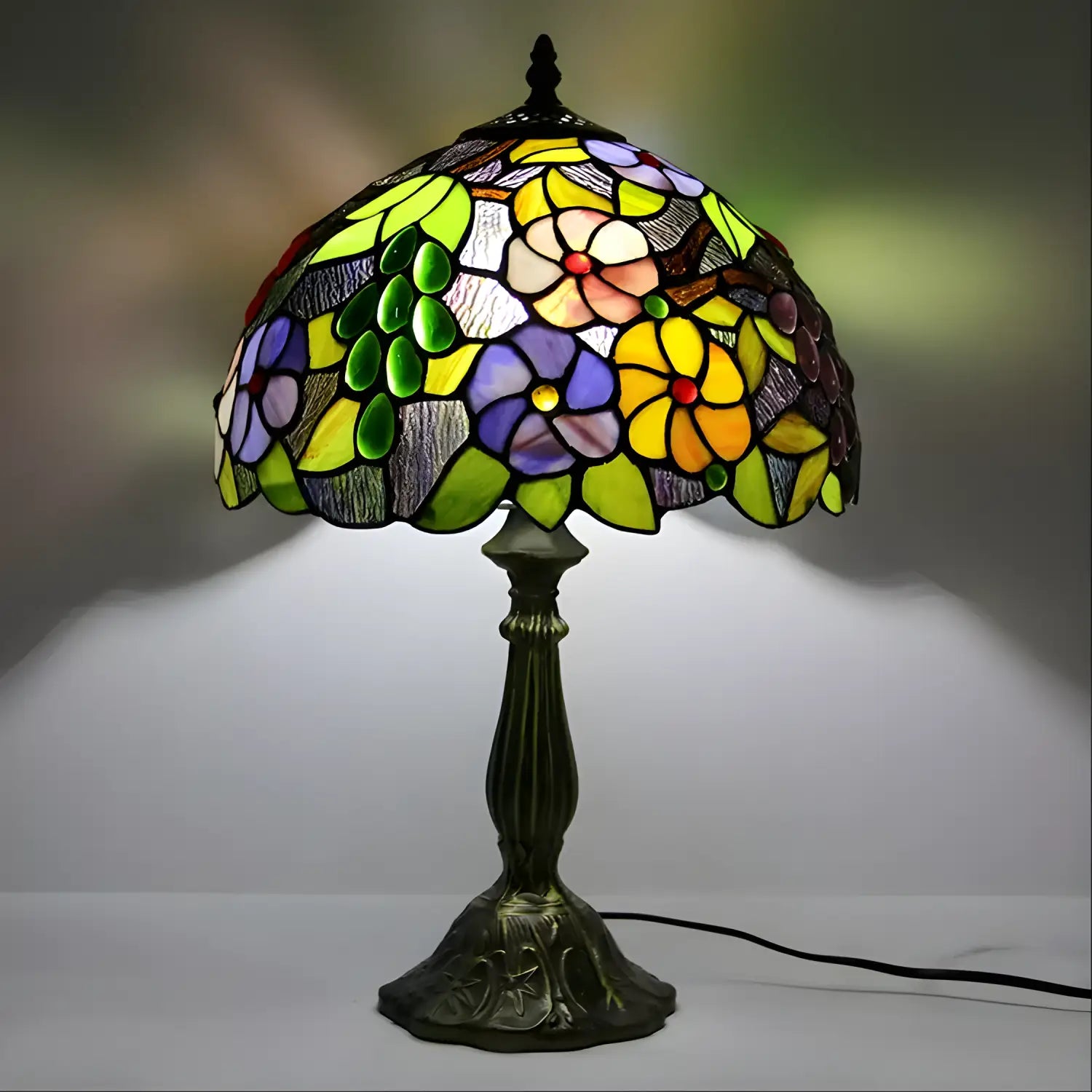 Tiffany-Style Lamp Shade with Grape & Daisy