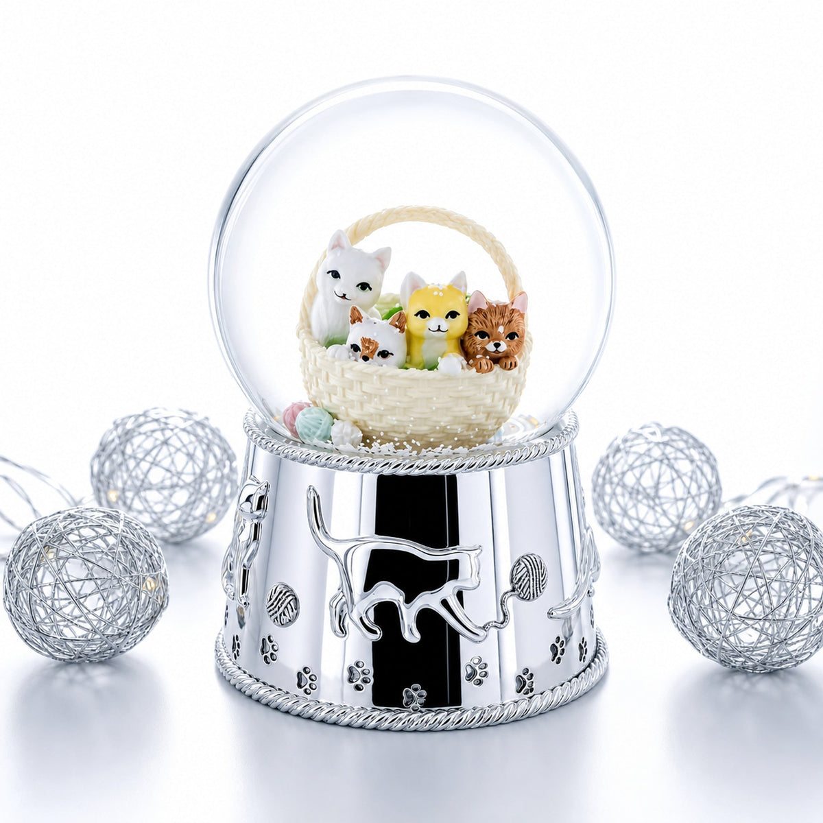 Kittens in a Basket Glass Water Snow Globe