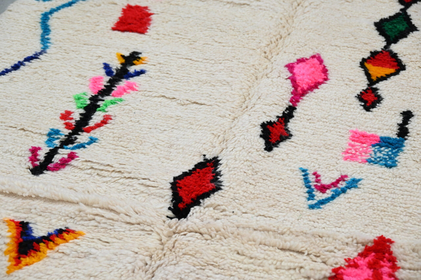 DecorBites™ Handmade Moroccan Azilal Rug 250x145 cm.
