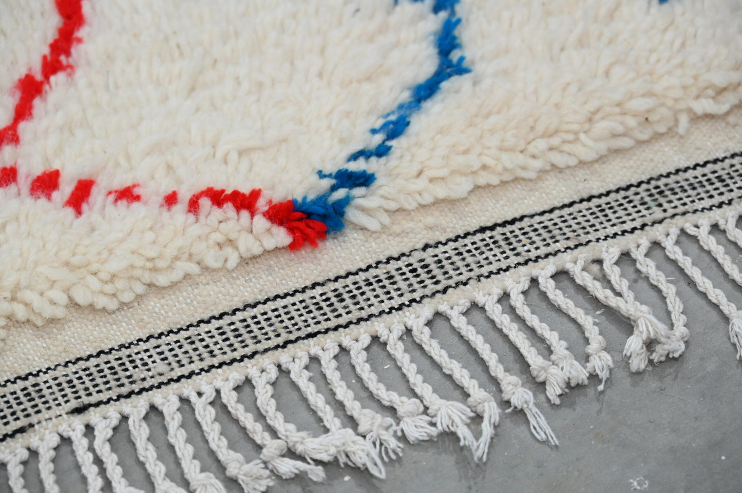 DecorBites™ Handmade Moroccan Azilal Rug - 250x154cm