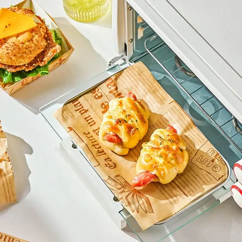 Illustrated grease-resistant baking paper for kitchen food wrapping