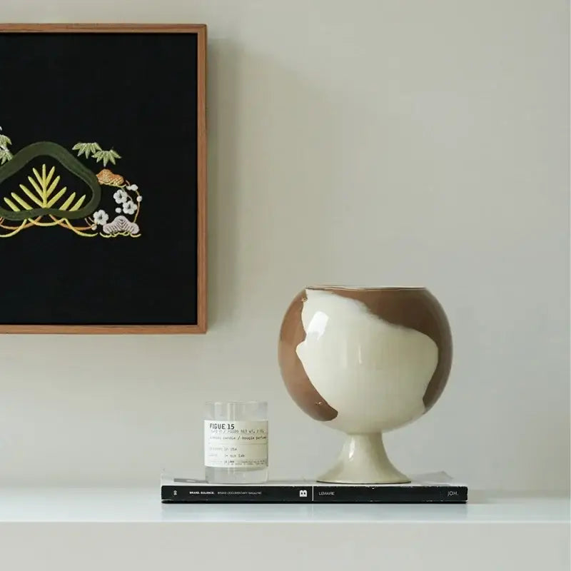 Irregular grain black & white spherical vase living room decor