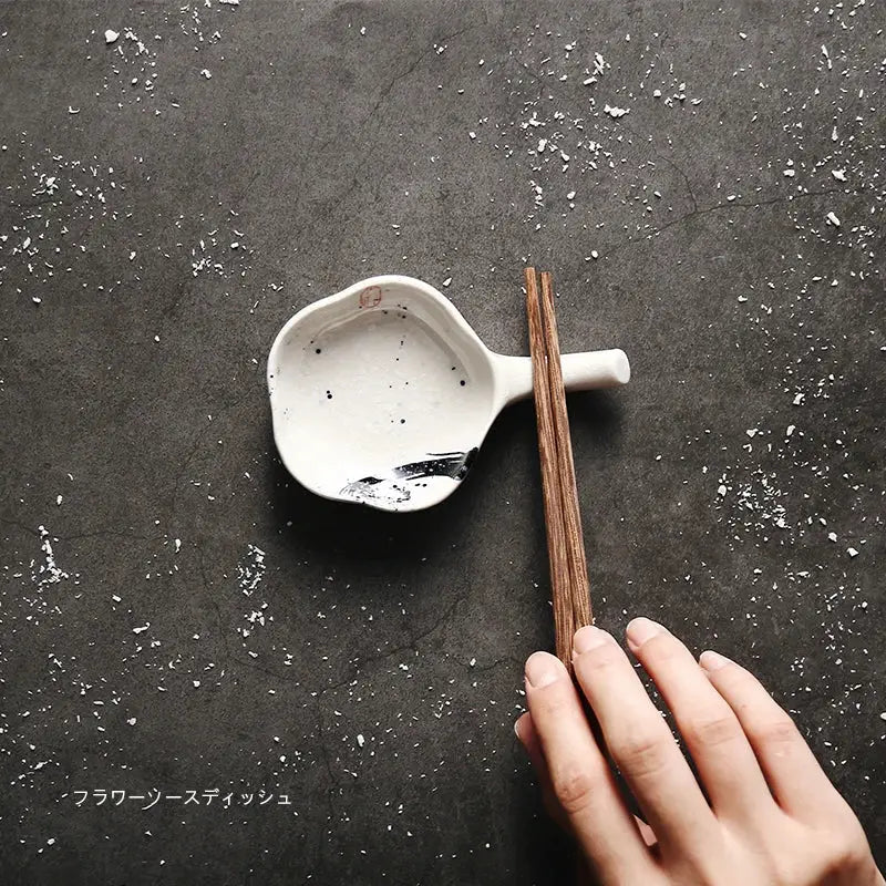 Japanese style retro ceramic sauce dish kitchen condiment bowl