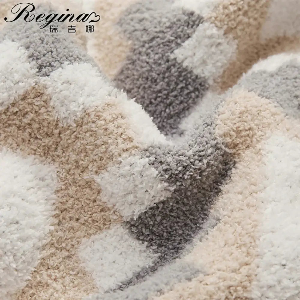 Knitted geometric quilt blanket – cream & gray living room throw