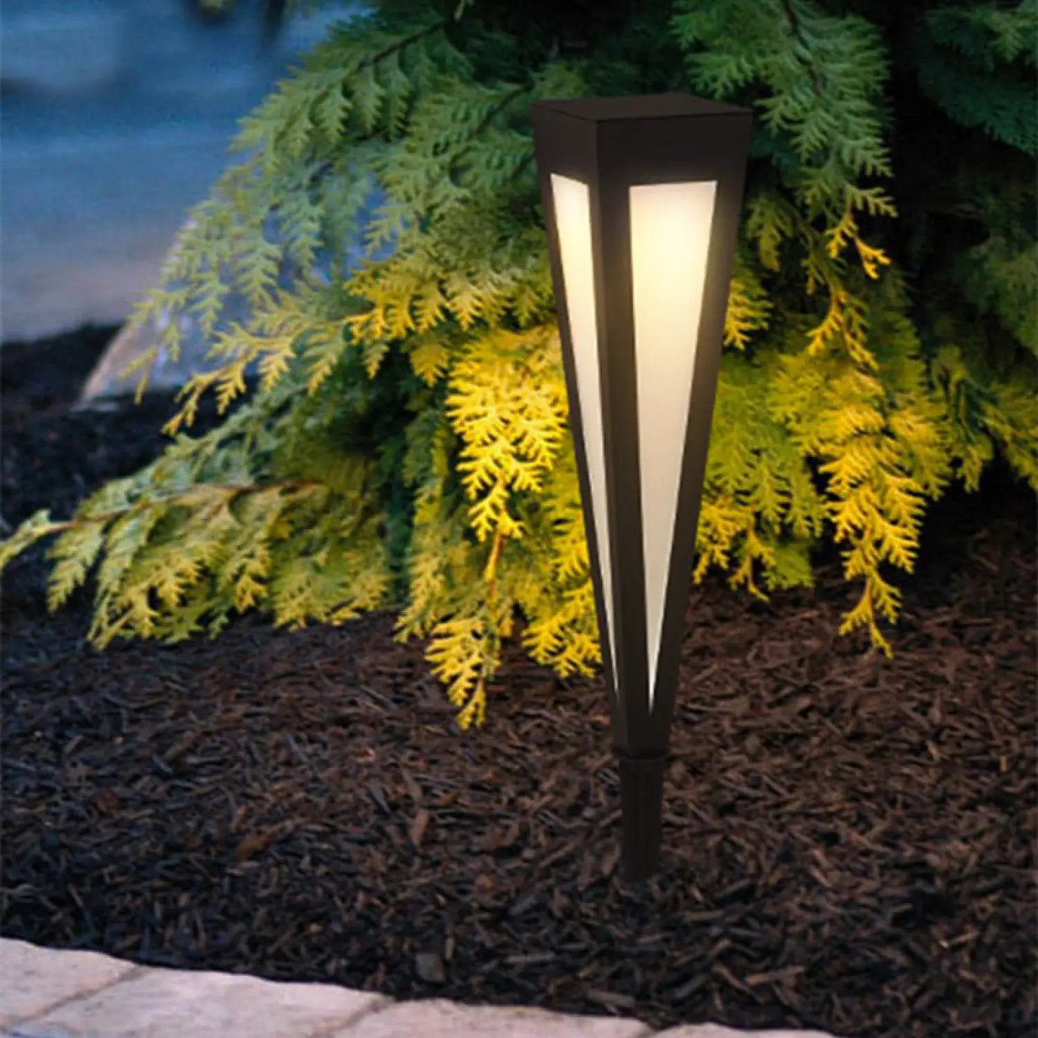 LED Waterproof Solar Outdoor Light for Garden and Lawn
