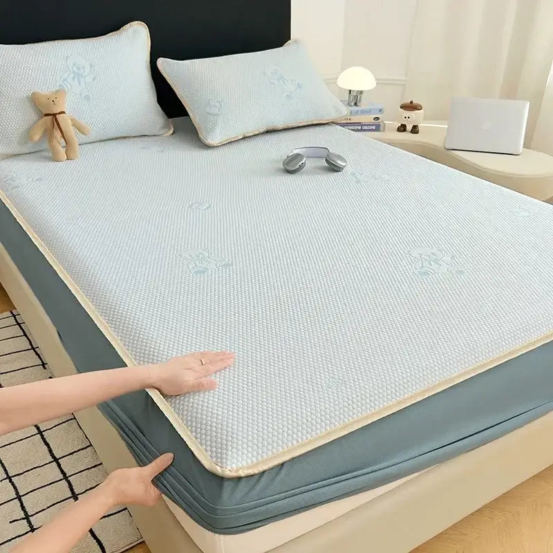 Little bear gray jacquard cooling mat bedroom mattress pad