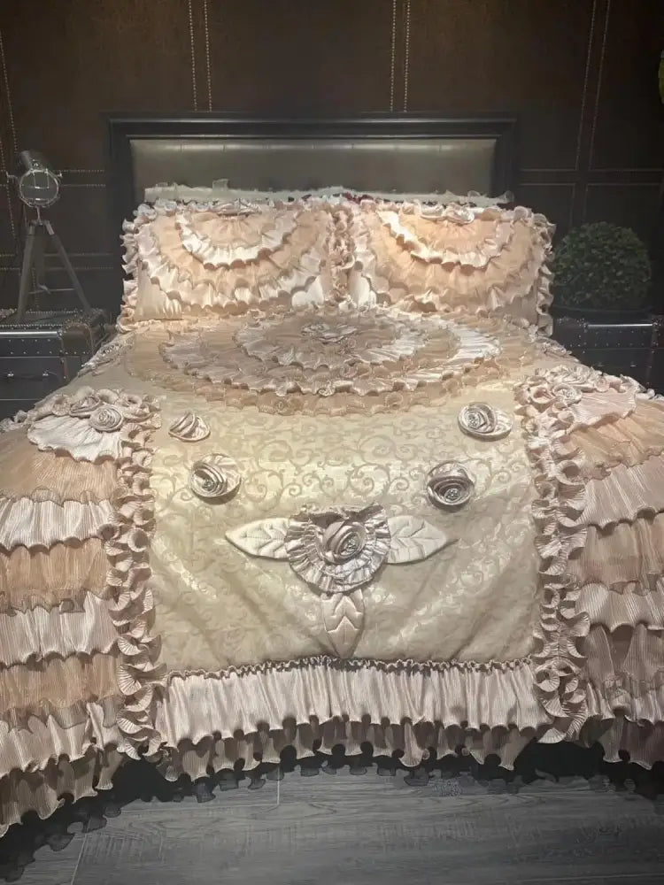 Luxurious red & champagne jacquard rose lace bedding set bedroom