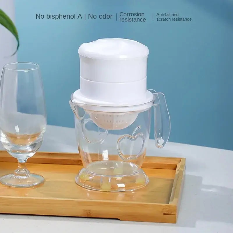 Manual white plastic fruit juice extractor kitchen watermelon juicer