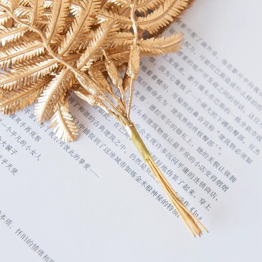 Metallic gold & silver palm leaves – living room decorative pins