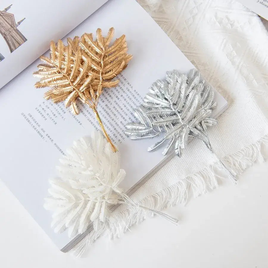 Metallic gold & silver palm leaves – living room decorative pins
