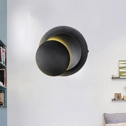 Minimalist black & white circular led wall lamp for stairway