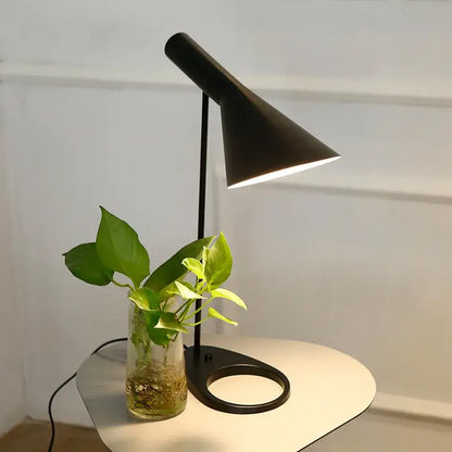 Minimalist black & white industrial iron table lamp for bedroom
