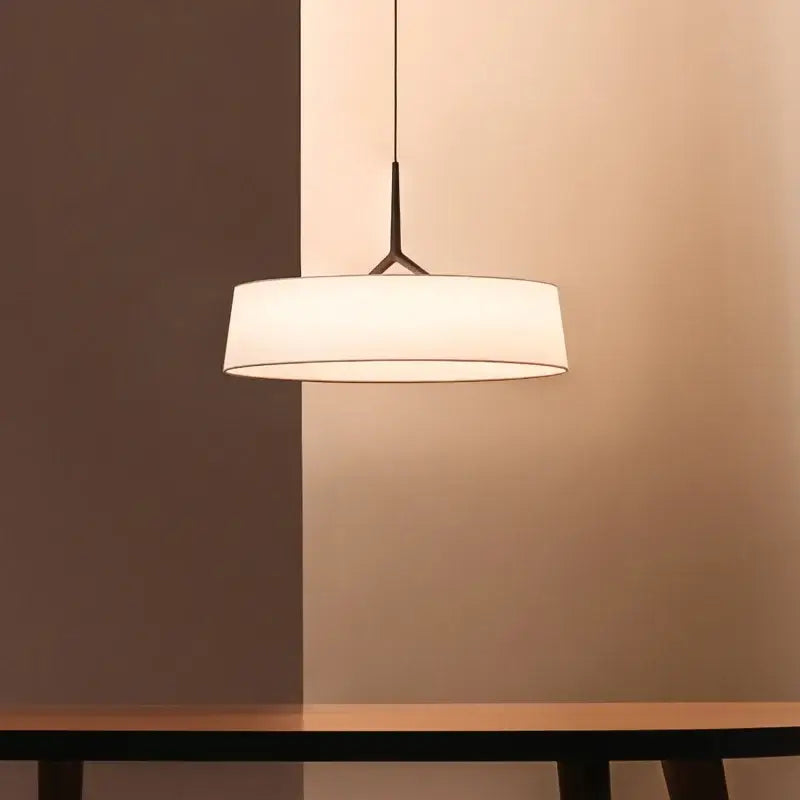 Minimalist brass and white fabric dama pendant lamp for kitchens