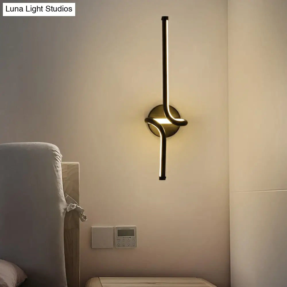 DecorBites™ Minimalist Metallic LED Wall Sconce - Sleek Linear Bedside Lighting Fixture