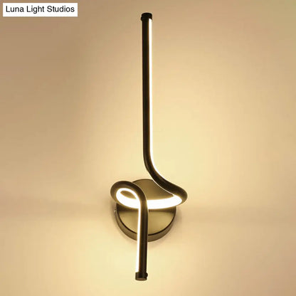 DecorBites™ Minimalist Metallic LED Wall Sconce - Sleek Linear Bedside Lighting Fixture