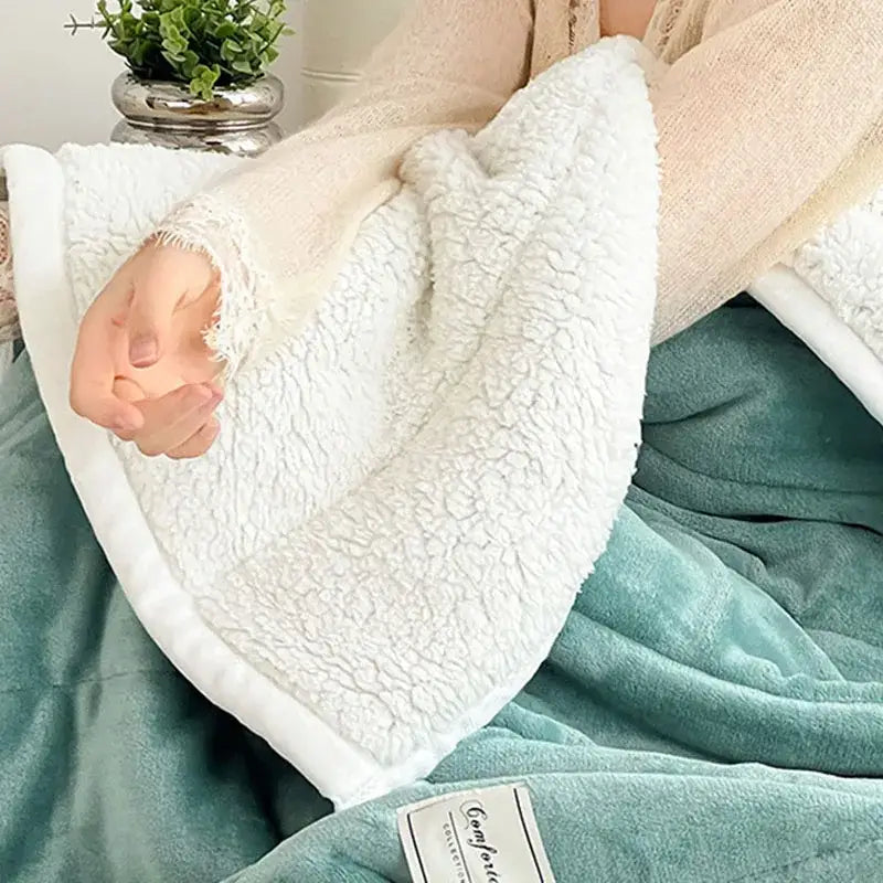 Mint green & cream imitation lamb’s wool blanket bedroom decor