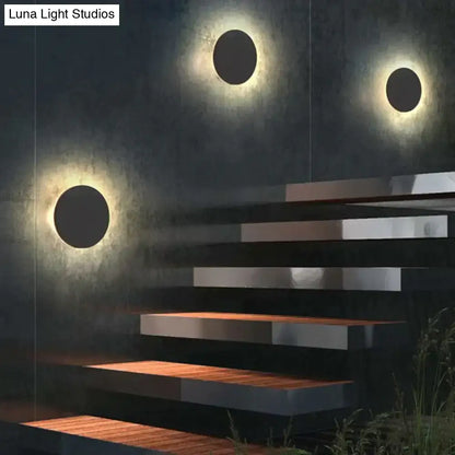 Modern black circular waterproof wall lamp bedroom three disc set