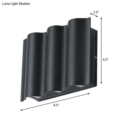 Modern black wavy metal shade wall light – patio warm white light