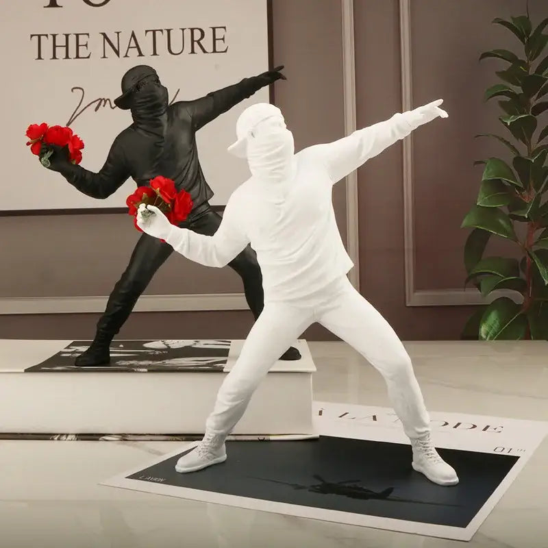 Modern black & white gorilla sculpture resin figurine living room decor
