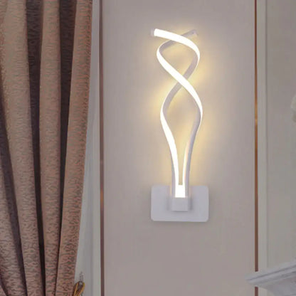 Modern black & white musical note wall lamp – bedroom acrylic shade